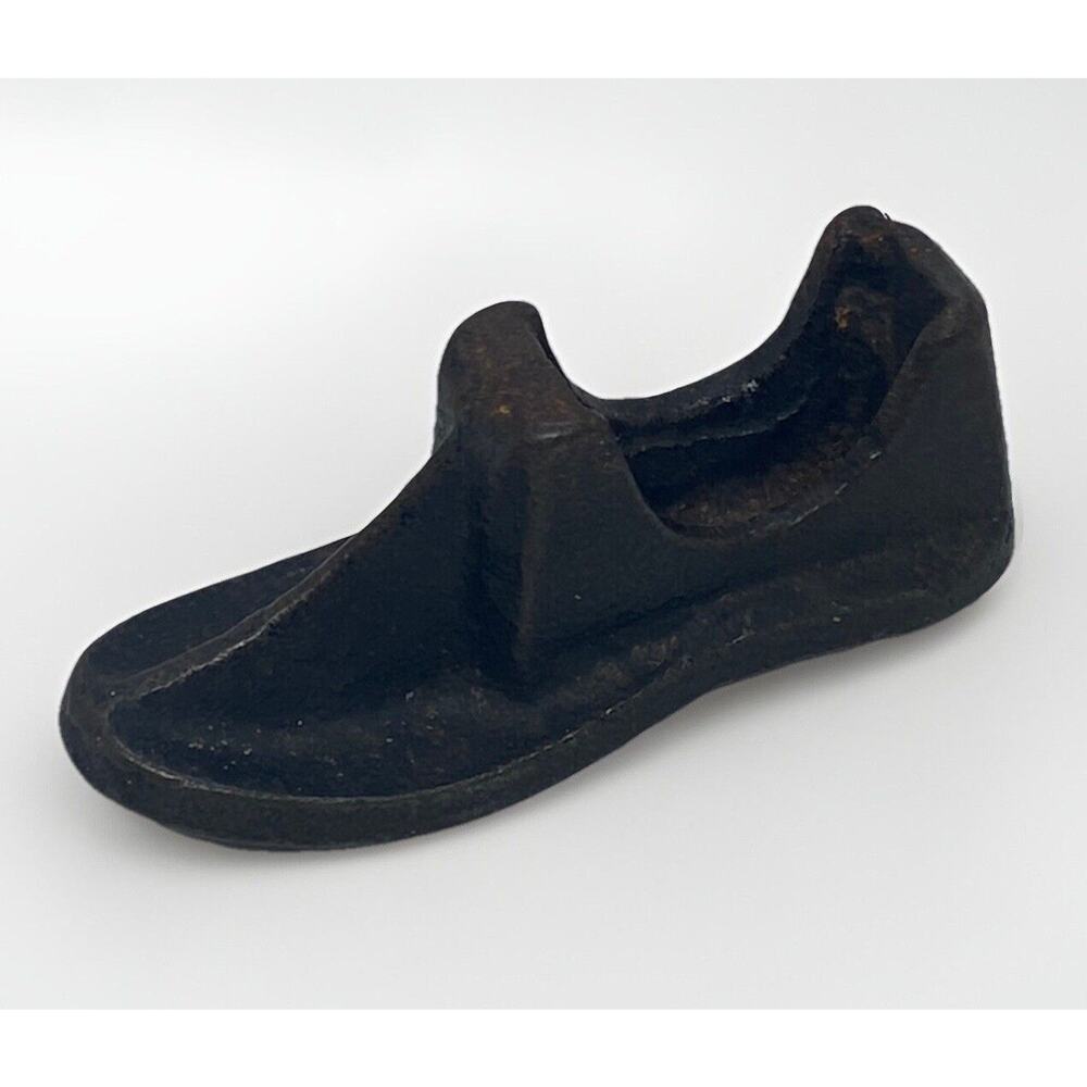 Vintage Cobbler’s Child’s Shoe Boot 4” Form Cast Iron Primitive Rustic